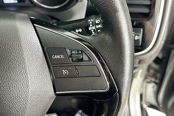 2017 Mitsubishi OUTLANDER LS SAFETY PACK (4x4) 5 SEATS ZK MY18