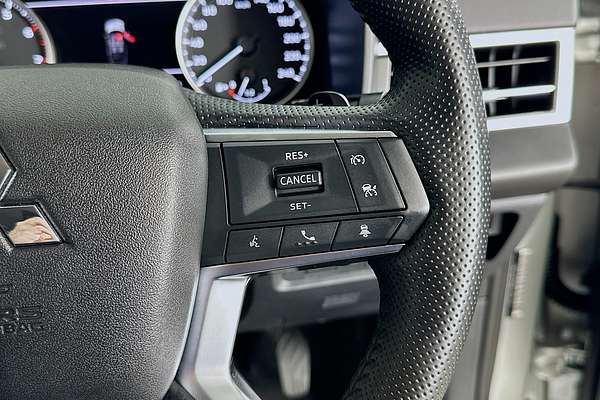 2024 Mitsubishi Outlander LS ZM