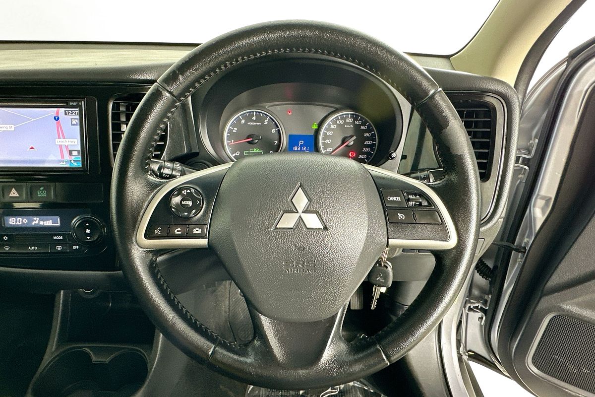 2013 Mitsubishi OUTLANDER ES (4x2) ZJ