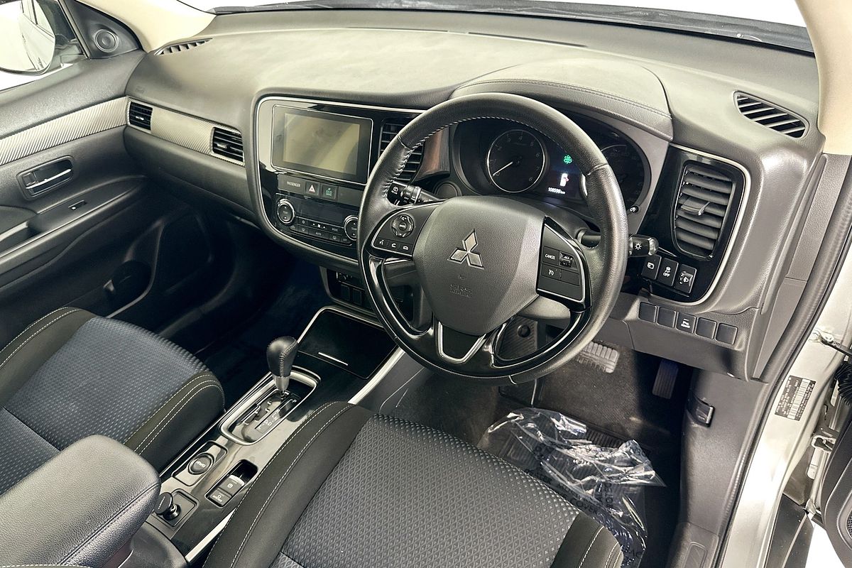 2017 Mitsubishi OUTLANDER LS SAFETY PACK (4x4) 5 SEATS ZK MY18