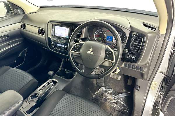 2013 Mitsubishi OUTLANDER ES (4x2) ZJ