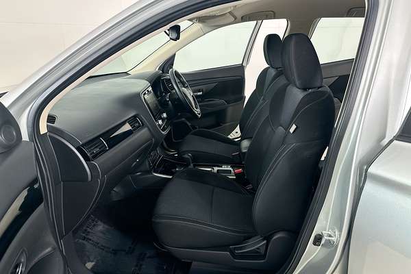 2019 Mitsubishi OUTLANDER ES 7 SEAT (2WD) ZL MY20