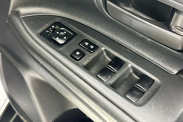 2013 Mitsubishi OUTLANDER ES (4x2) ZJ