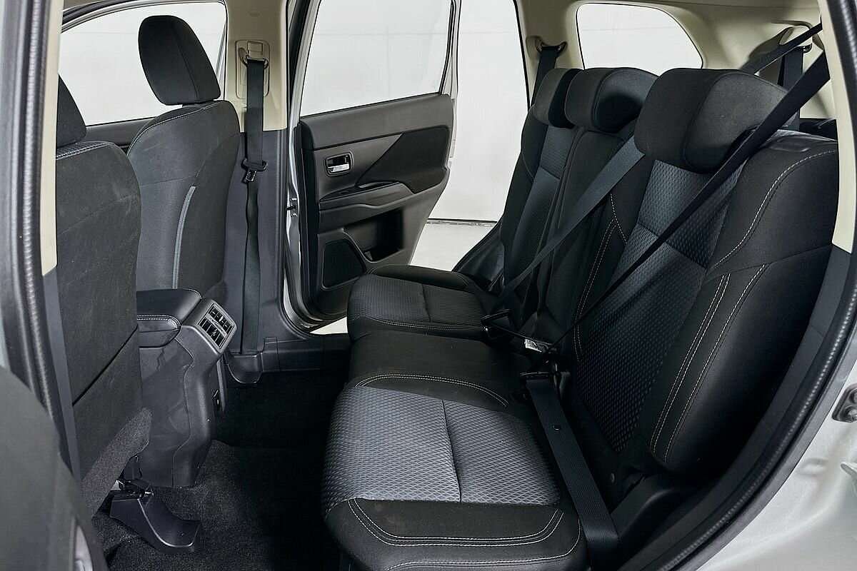 2021 Mitsubishi OUTLANDER ES 7 SEAT (AWD) ZL MY21