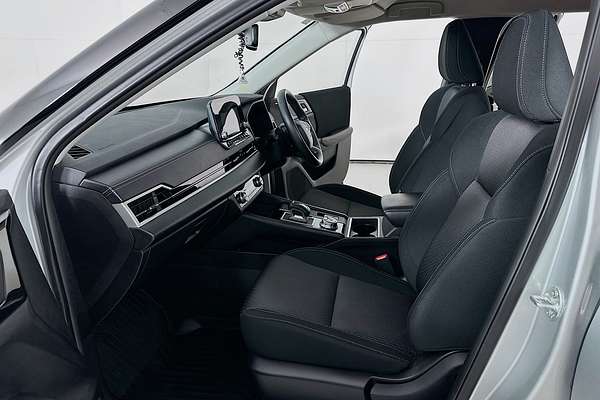 2024 Mitsubishi Outlander LS ZM