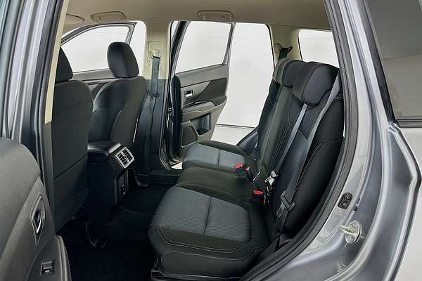 2021 Mitsubishi OUTLANDER ES 7 SEAT (AWD) ZL MY21