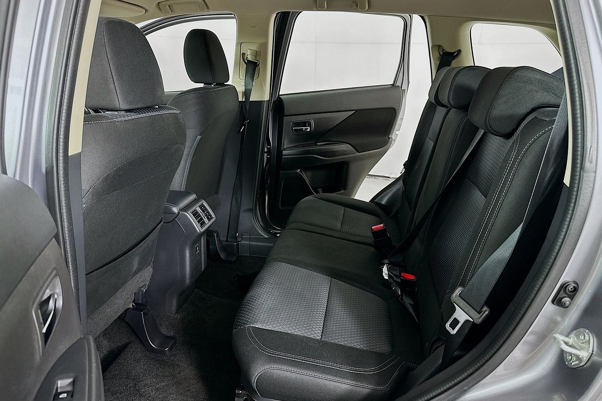 2018 Mitsubishi OUTLANDER ES 7 SEAT (2WD) ZL MY18.5