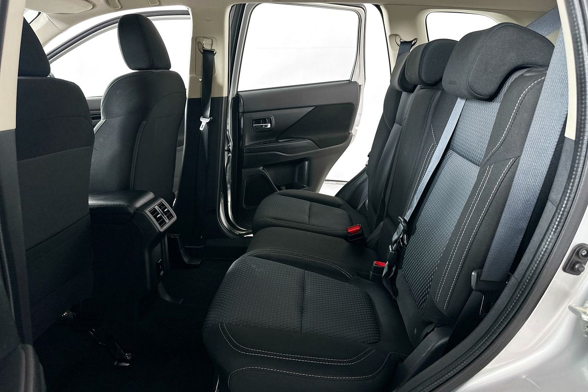 2020 Mitsubishi OUTLANDER ES 7 SEAT (AWD) ZL MY20