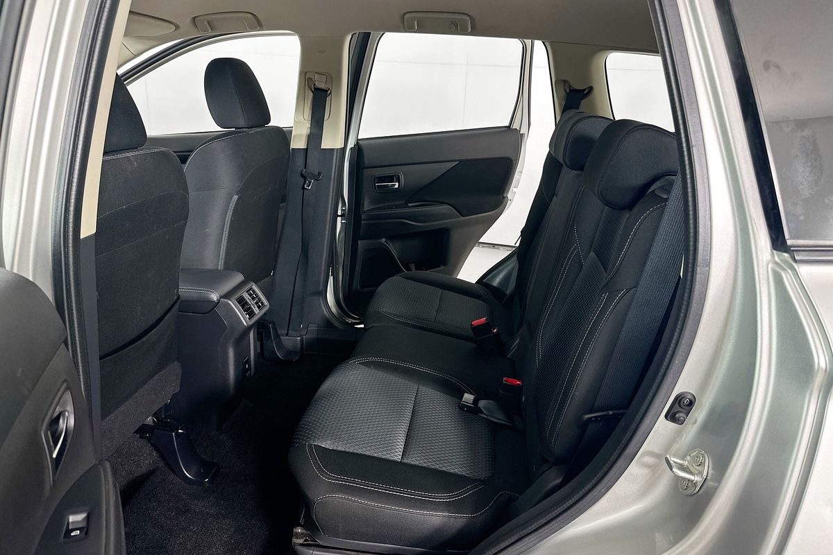 2019 Mitsubishi OUTLANDER ES 7 SEAT (2WD) ZL MY20