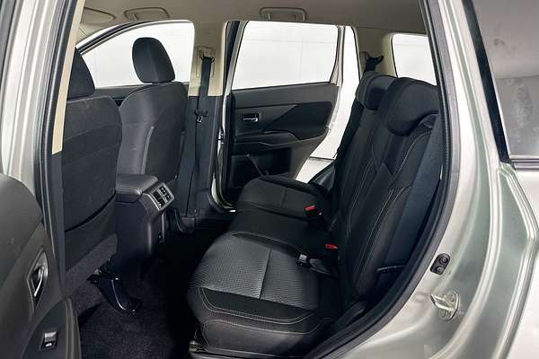 2019 Mitsubishi OUTLANDER ES 7 SEAT (2WD) ZL MY20