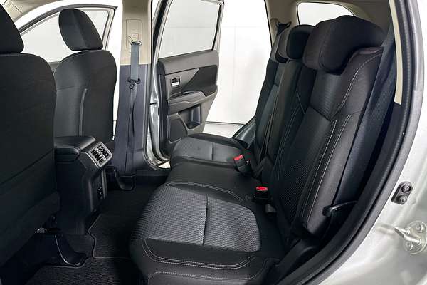 2021 Mitsubishi OUTLANDER ES 7 SEAT (AWD) ZL MY21