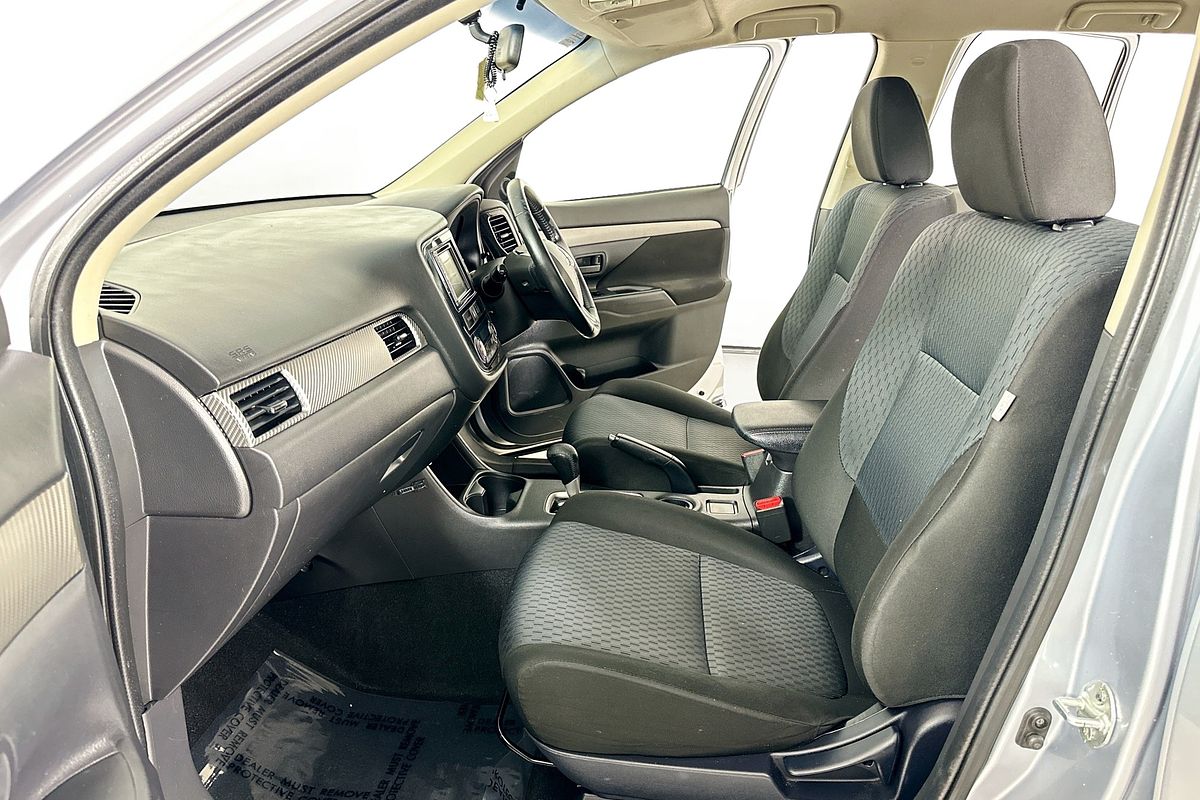 2013 Mitsubishi OUTLANDER ES (4x2) ZJ