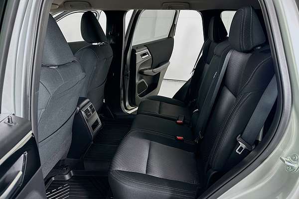 2024 Mitsubishi Outlander LS ZM