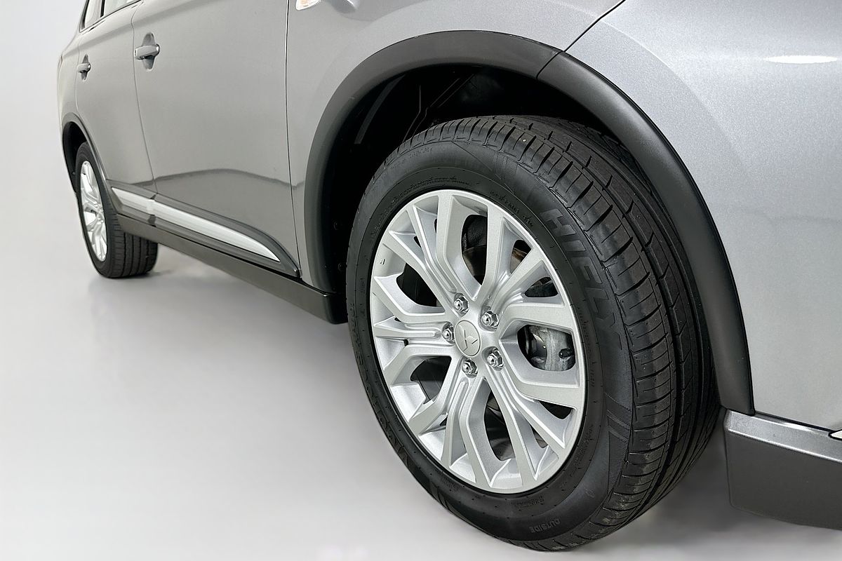 2020 Mitsubishi OUTLANDER ES 7 SEAT (2WD) ZL MY21