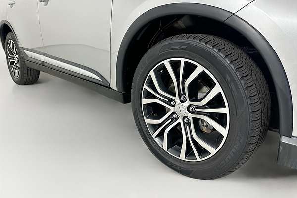 2017 Mitsubishi OUTLANDER LS SAFETY PACK (4x4) 5 SEATS ZK MY18