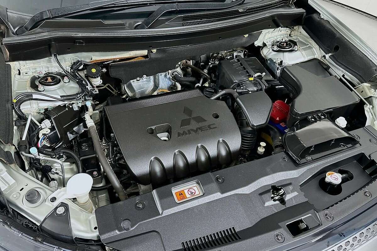 2021 Mitsubishi OUTLANDER ES 7 SEAT (AWD) ZL MY21