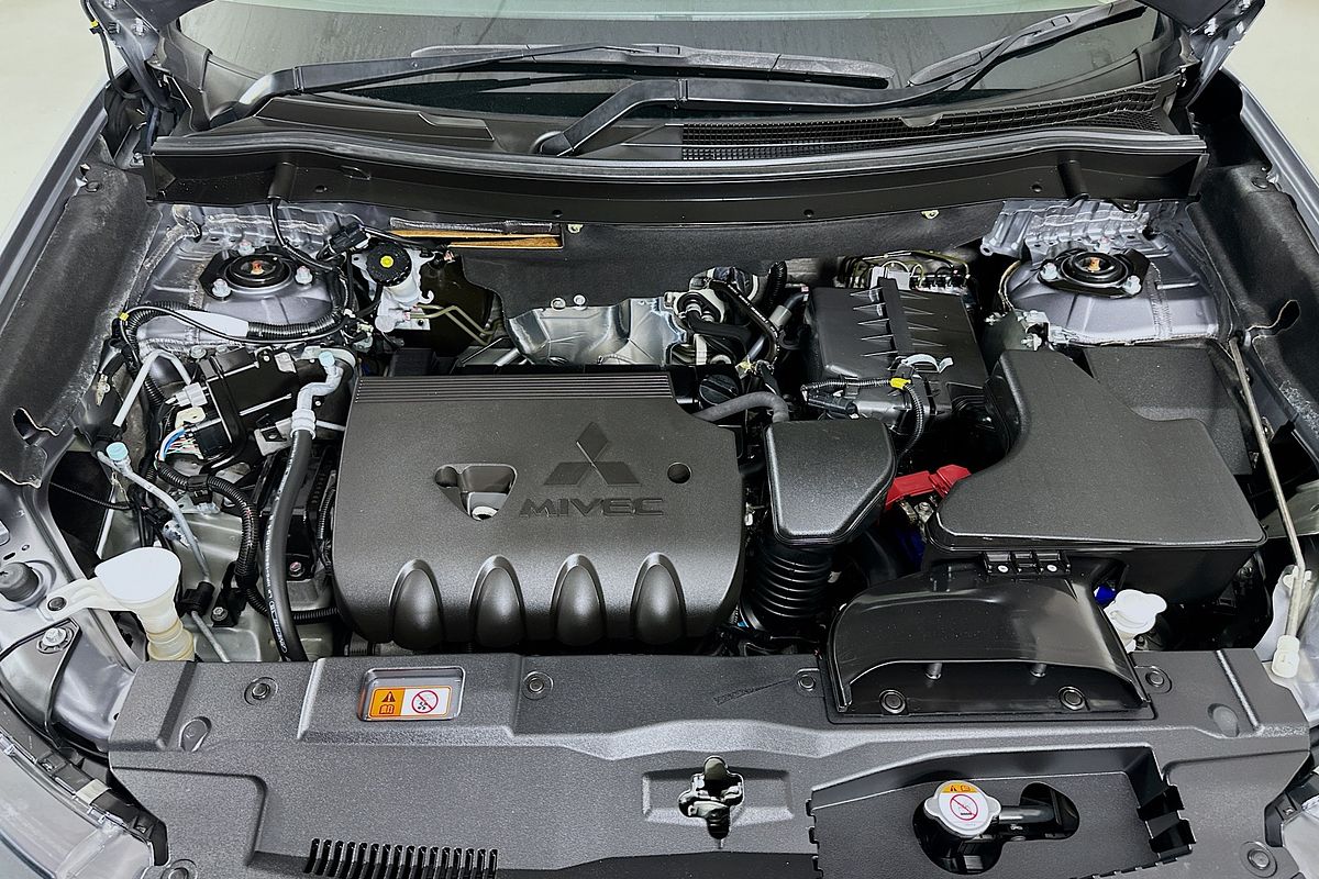 2018 Mitsubishi OUTLANDER ES 7 SEAT (2WD) ZL MY18.5