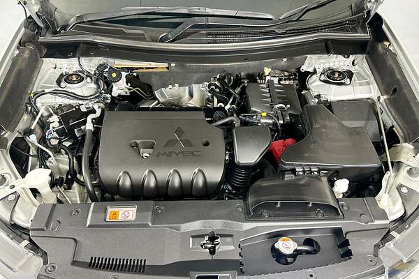 2017 Mitsubishi OUTLANDER LS SAFETY PACK (4x4) 5 SEATS ZK MY18