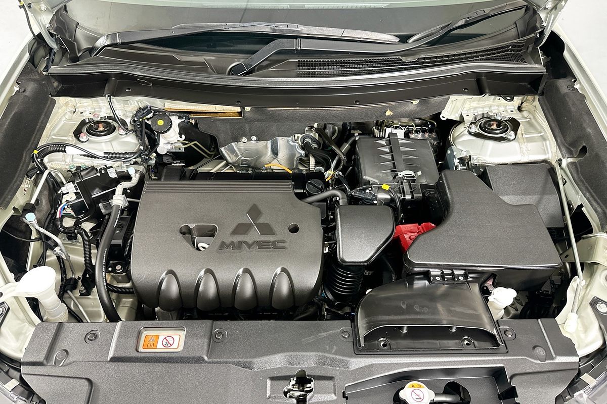 2021 Mitsubishi OUTLANDER ES 7 SEAT (AWD) ZL MY21