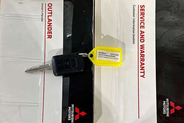 2019 Mitsubishi OUTLANDER ES 7 SEAT (2WD) ZL MY20