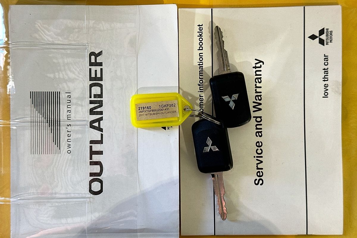 2017 Mitsubishi OUTLANDER LS SAFETY PACK (4x4) 5 SEATS ZK MY18