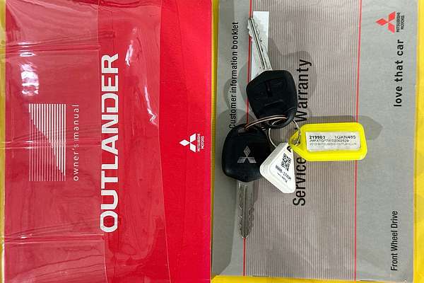 2013 Mitsubishi OUTLANDER ES (4x2) ZJ