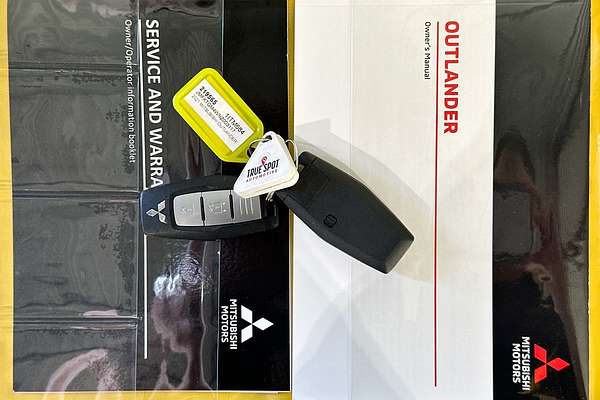 2021 Mitsubishi OUTLANDER ES 7 SEAT (2WD) ZM MY22