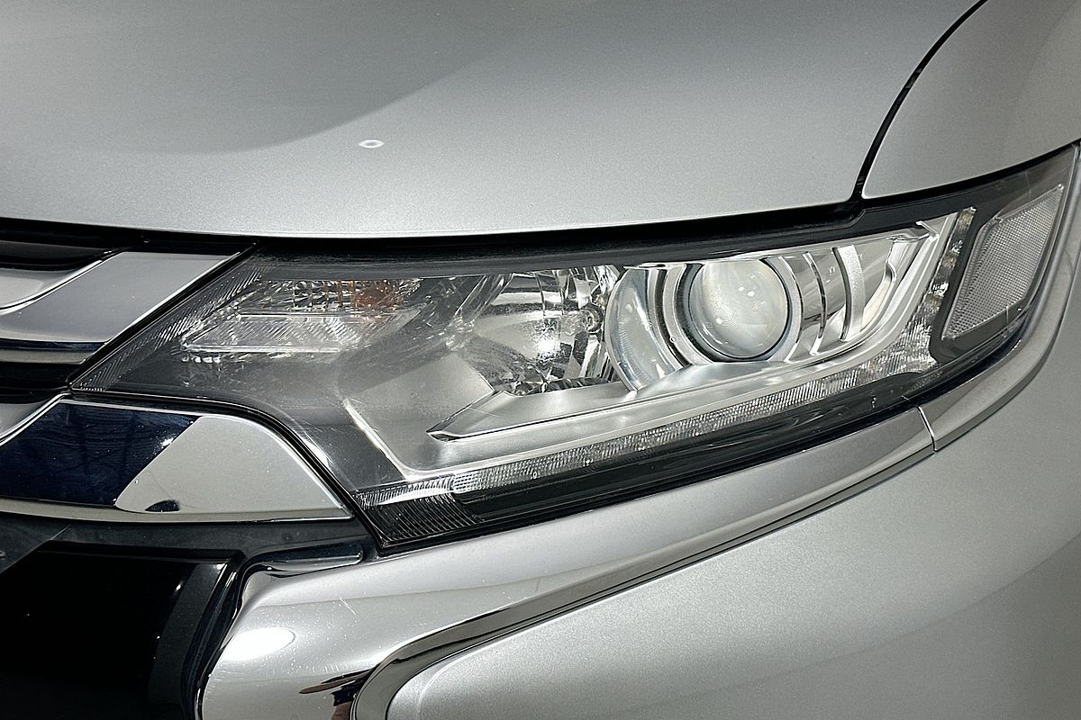 2017 Mitsubishi OUTLANDER LS SAFETY PACK (4x4) 5 SEATS ZK MY18