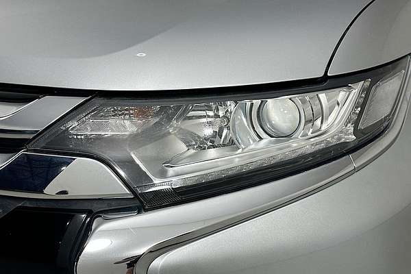 2017 Mitsubishi OUTLANDER LS SAFETY PACK (4x4) 5 SEATS ZK MY18