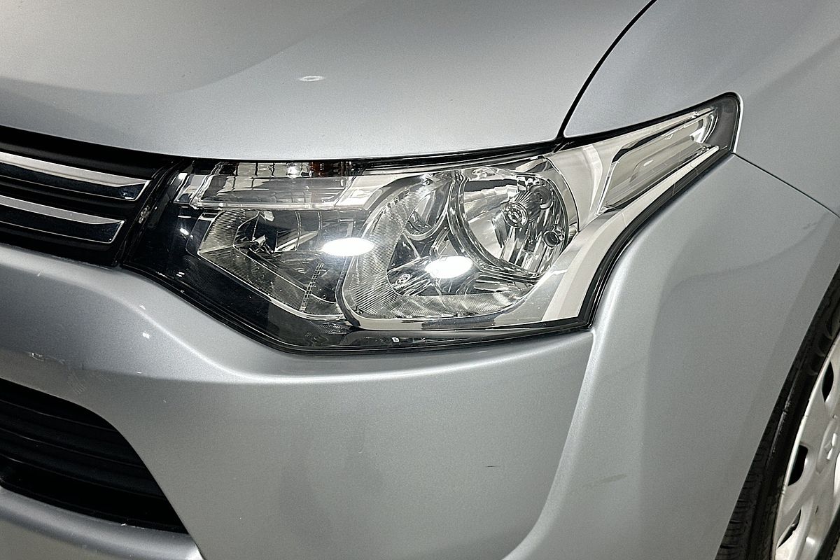 2013 Mitsubishi OUTLANDER ES (4x2) ZJ