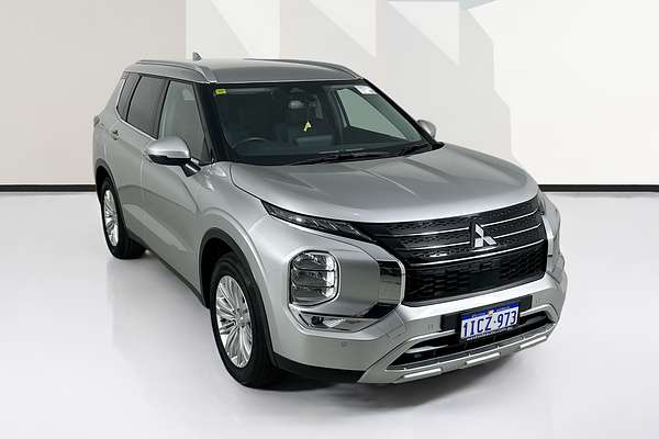 2024 Mitsubishi Outlander LS ZM
