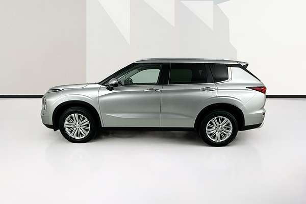 2024 Mitsubishi Outlander LS ZM