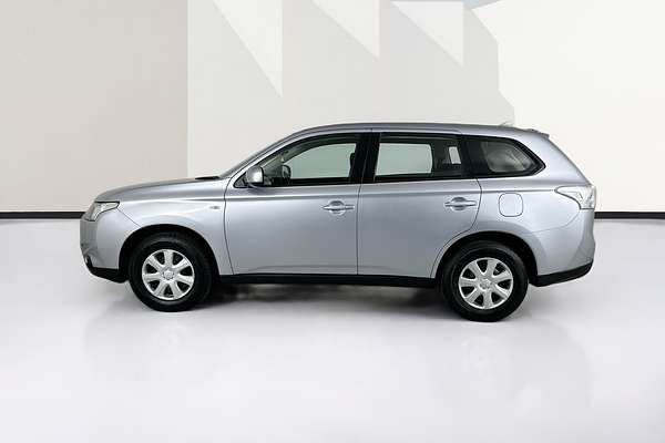 2013 Mitsubishi OUTLANDER ES (4x2) ZJ