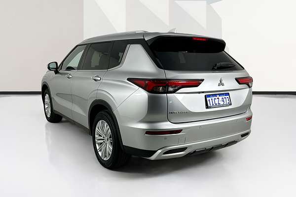 2024 Mitsubishi Outlander LS ZM