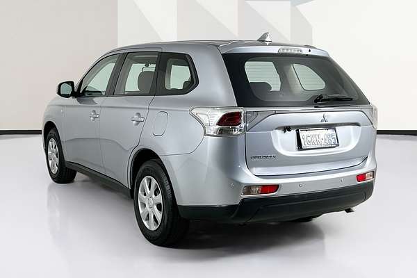 2013 Mitsubishi OUTLANDER ES (4x2) ZJ