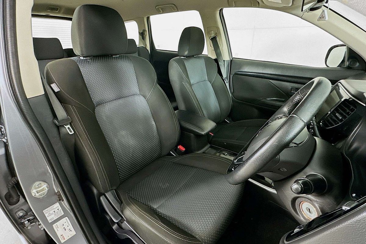 2021 Mitsubishi OUTLANDER ES 7 SEAT (AWD) ZL MY21