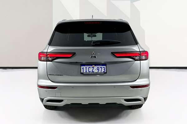 2024 Mitsubishi Outlander LS ZM