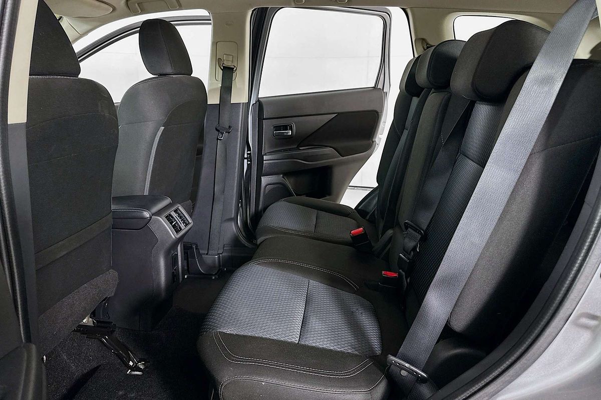 2021 Mitsubishi OUTLANDER ES 7 SEAT (AWD) ZL MY21