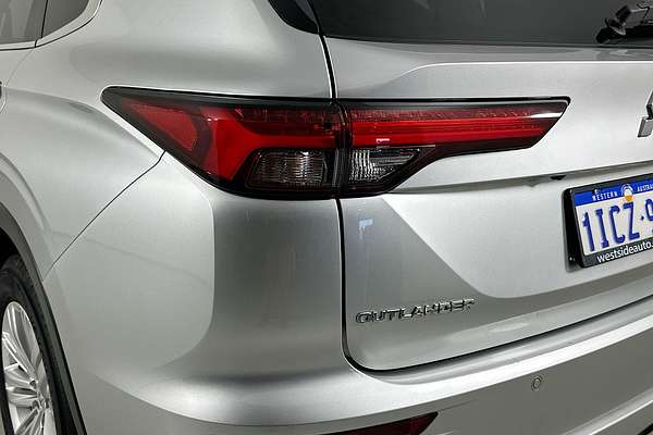 2024 Mitsubishi Outlander LS ZM