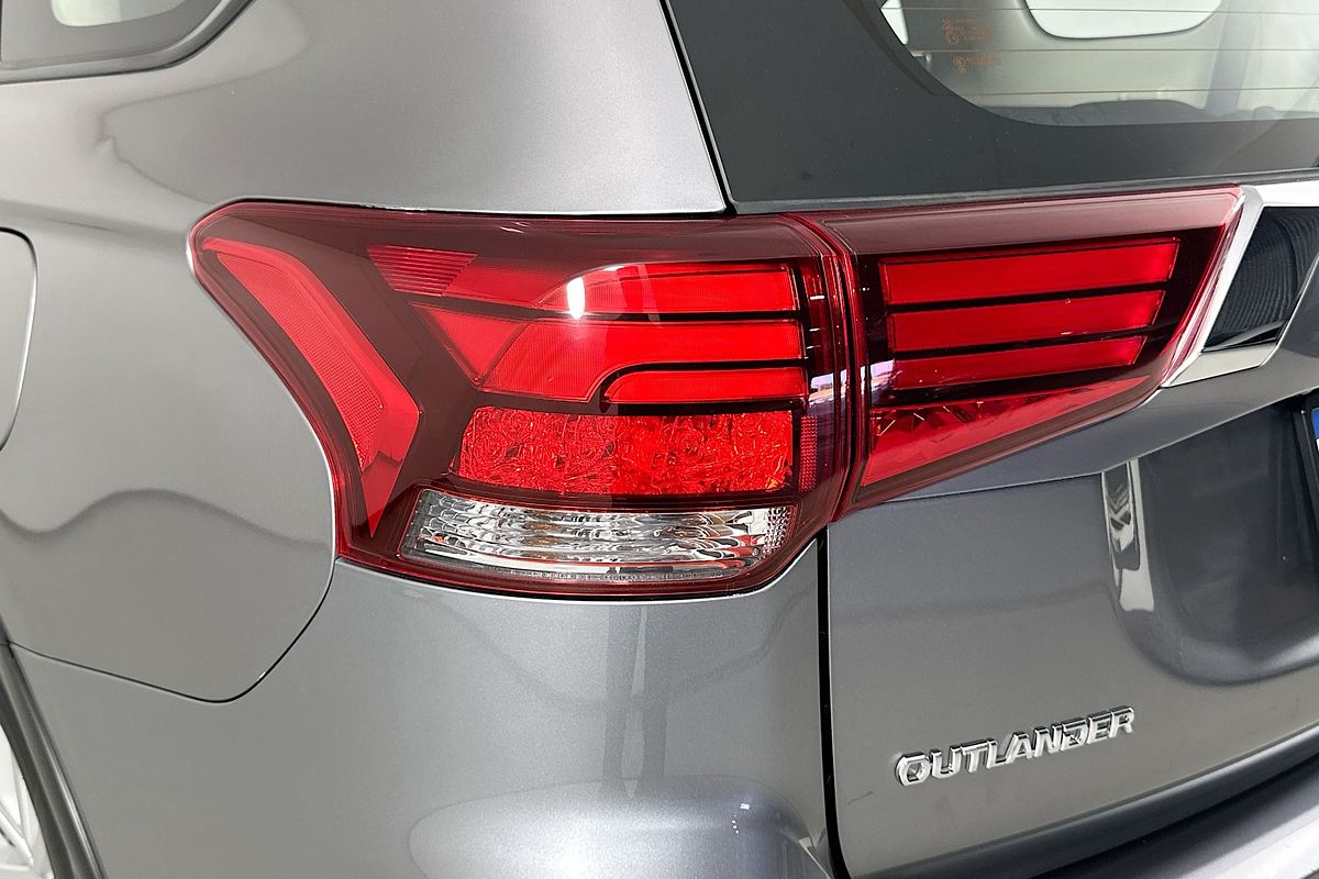 2020 Mitsubishi OUTLANDER ES 7 SEAT (2WD) ZL MY21