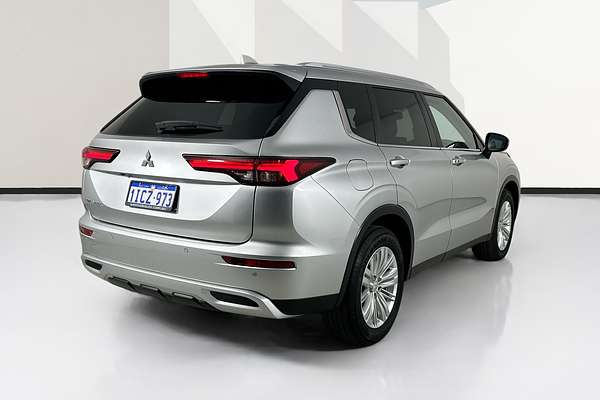 2024 Mitsubishi Outlander LS ZM
