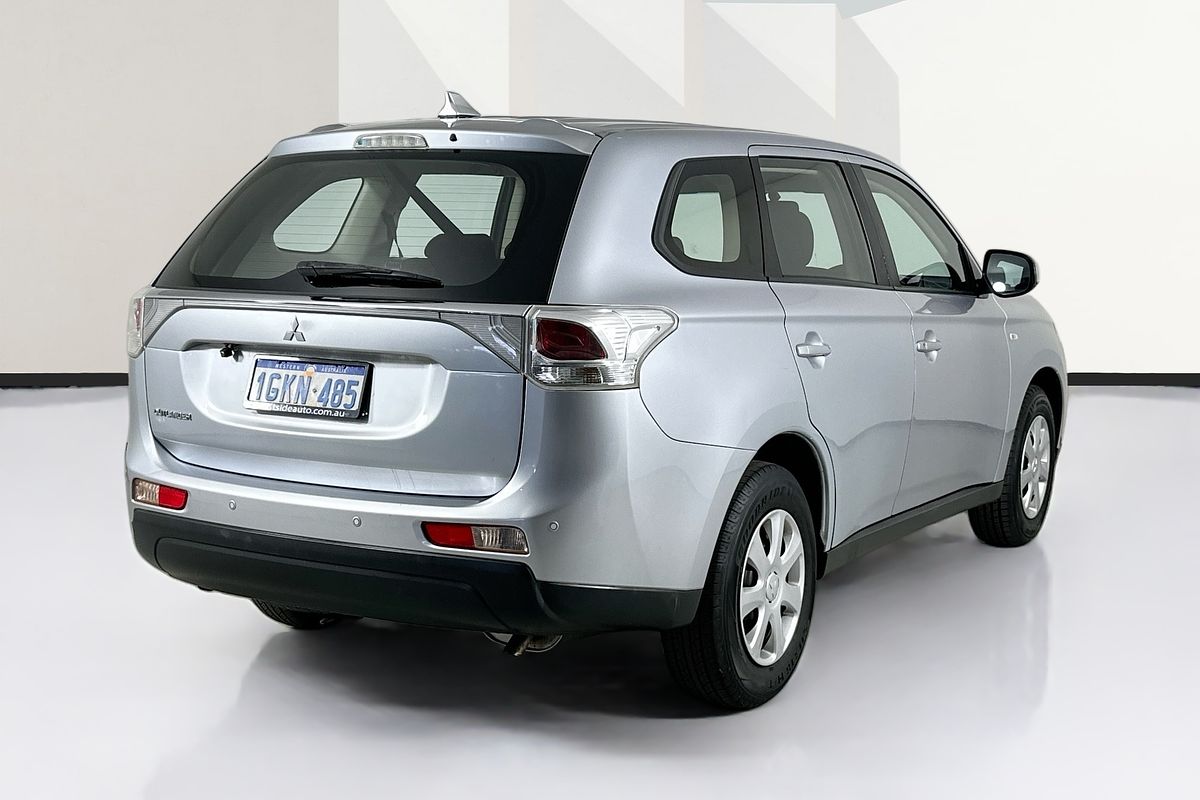 2013 Mitsubishi OUTLANDER ES (4x2) ZJ