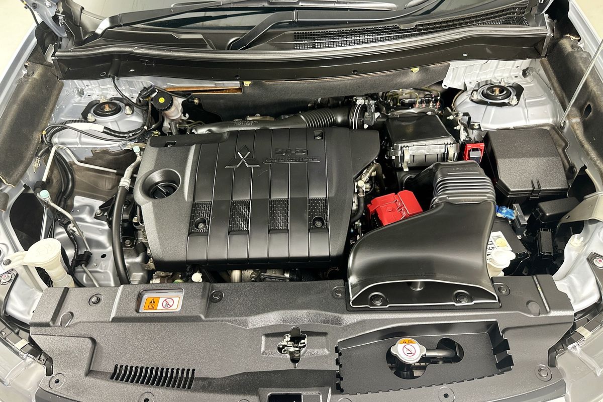 2016 Mitsubishi OUTLANDER EXCEED (4x4) ZK MY16