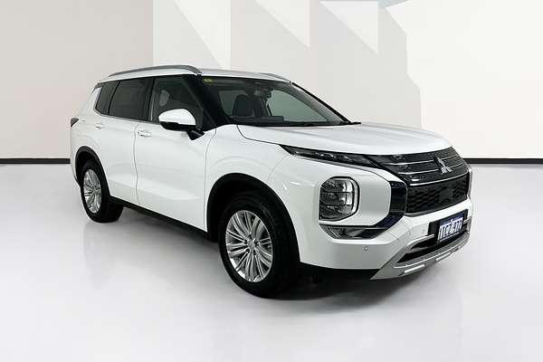 2024 Mitsubishi Outlander LS ZM