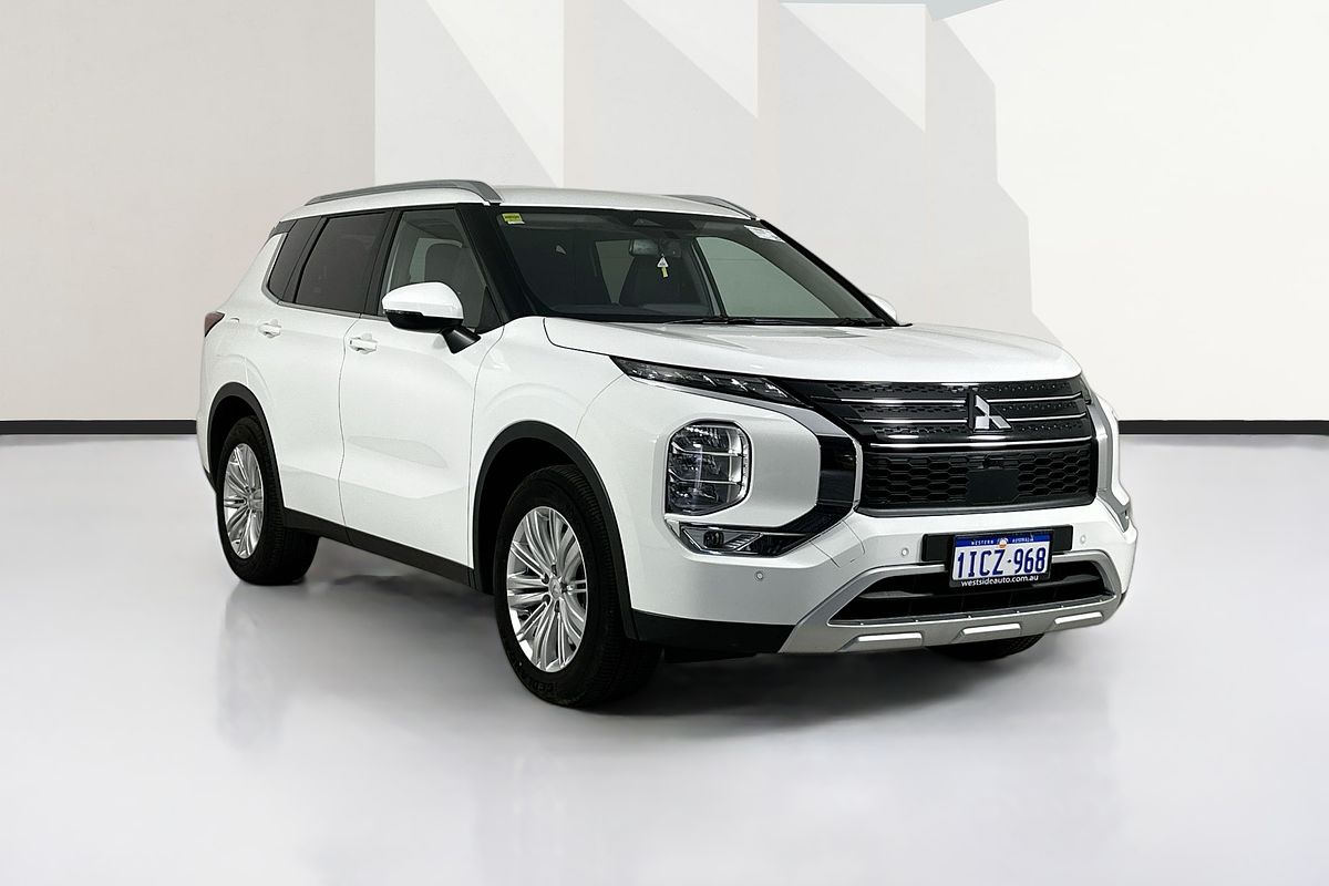 2024 Mitsubishi Outlander LS ZM