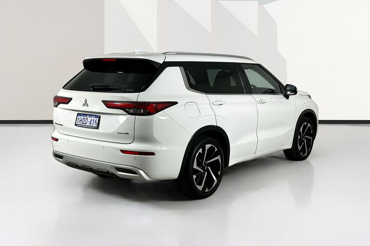 2022 Mitsubishi OUTLANDER Exceed ZM