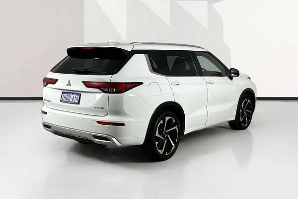 2022 Mitsubishi OUTLANDER Exceed ZM