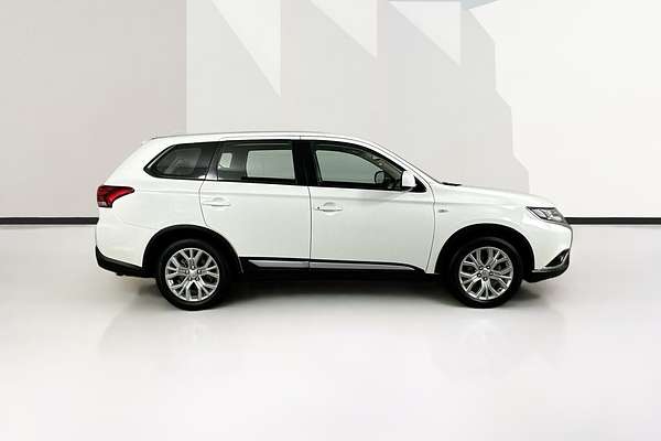 2021 Mitsubishi OUTLANDER ES 7 SEAT (2WD) ZL MY21