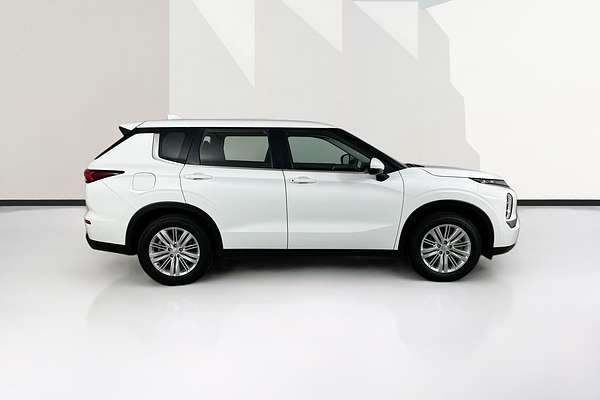 2023 Mitsubishi OUTLANDER ES 7 SEAT (2WD) ZM MY23