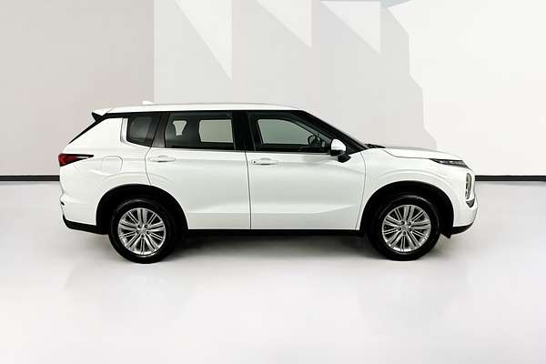 2023 Mitsubishi OUTLANDER ES 7 SEAT (2WD) ZM MY23